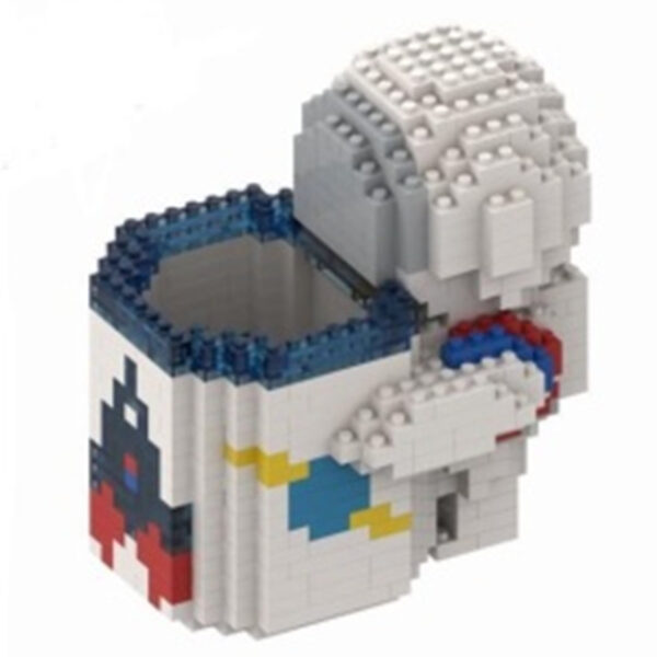 DIY Toy Brick_ ABS Material -708pcs_Astronaut Pen Holder - Image 2